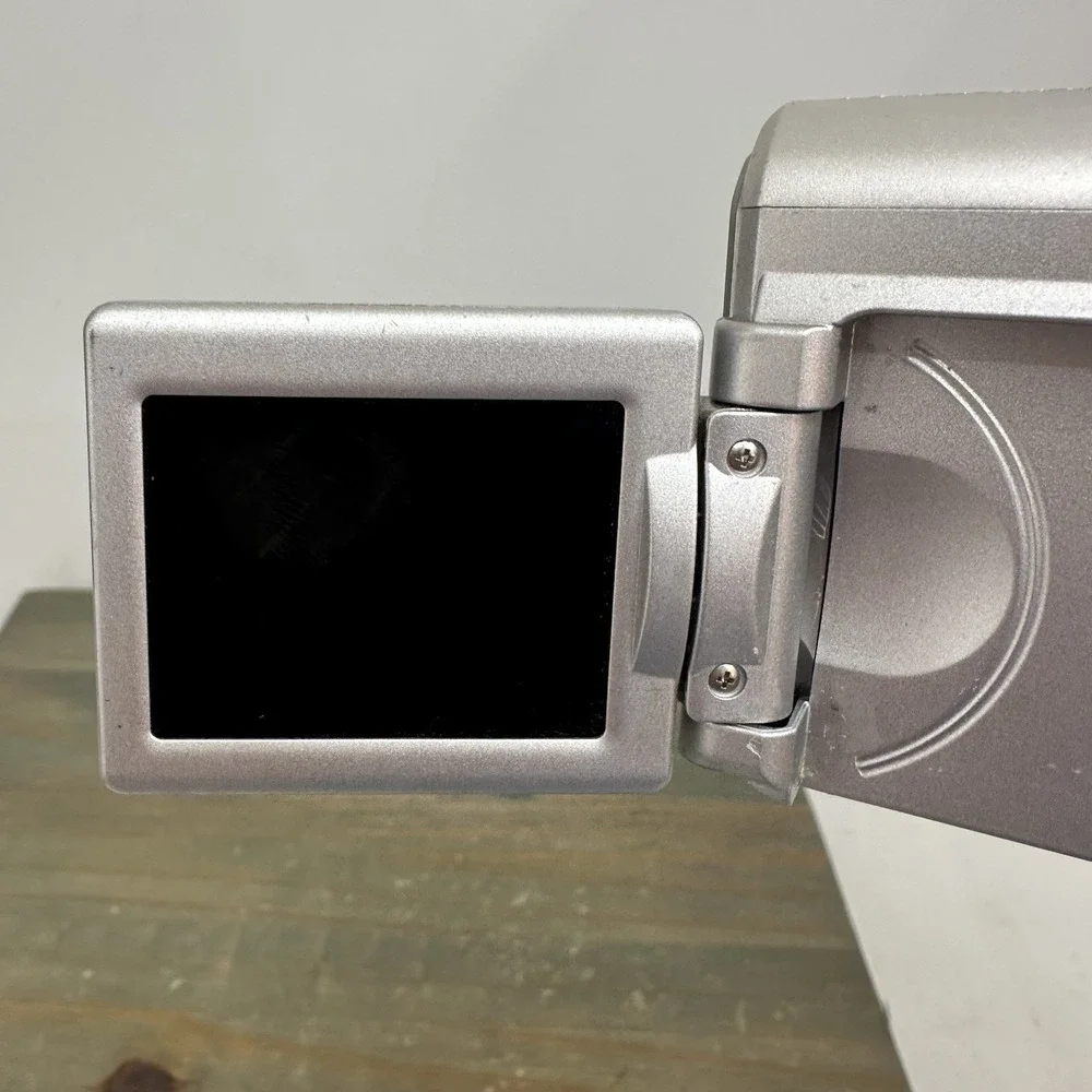 Canon PowerShot A610 Digital Camera Flip Screen 5.0MP Silver - Tested & Working!